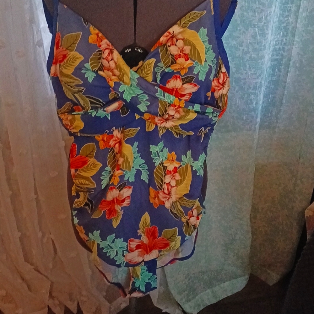 Jantzen One piece floral print  swim suit 🌴